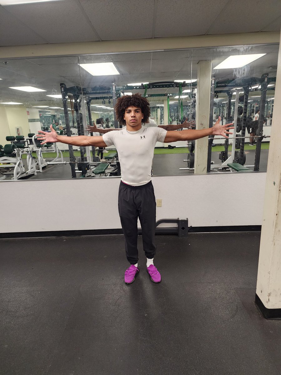 Maine_Event99's tweet image. hudl.com/v/2R3d3b
Merek Marcellus
C/o 26
DB
6ft.
185lbs.
GPA 3.8
Relentless intensity, old-school mentality, with new school techniques. He thrives on delivering hard hits and disrupting plays. Stats: 64 tckls, 12 (TFL), 5 sacks, 3 ints., 1 fr, and 2 ff.