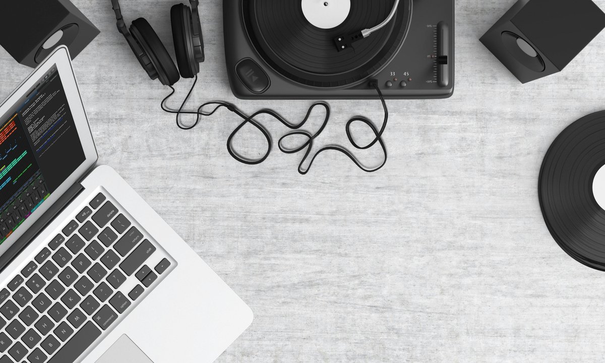 CapricornFM's tweet photo. Are your music recognition skills unmatched?
NEXT | Test it out by joining @MasterjaySA on the #CapricornLounge for today's #ClassicRemake. https://t.co/6gGtTKasfO
