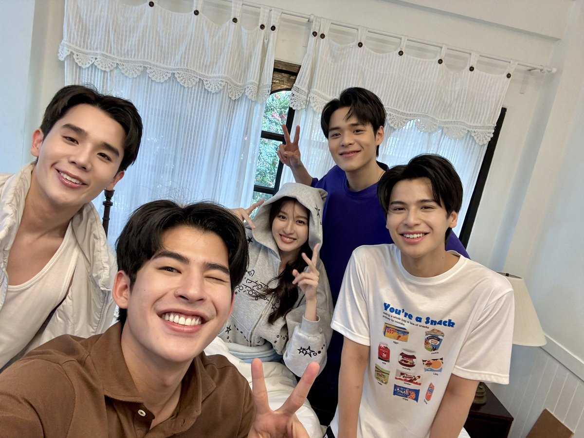 SweetToothTH's tweet photo. แก๊งทันตะรายงานตัว✨ คิว 19 แล้วค้าบบ🦷🥐

#SweetToothGoodDentist
#GMMTV https://t.co/vYxV6thfyF