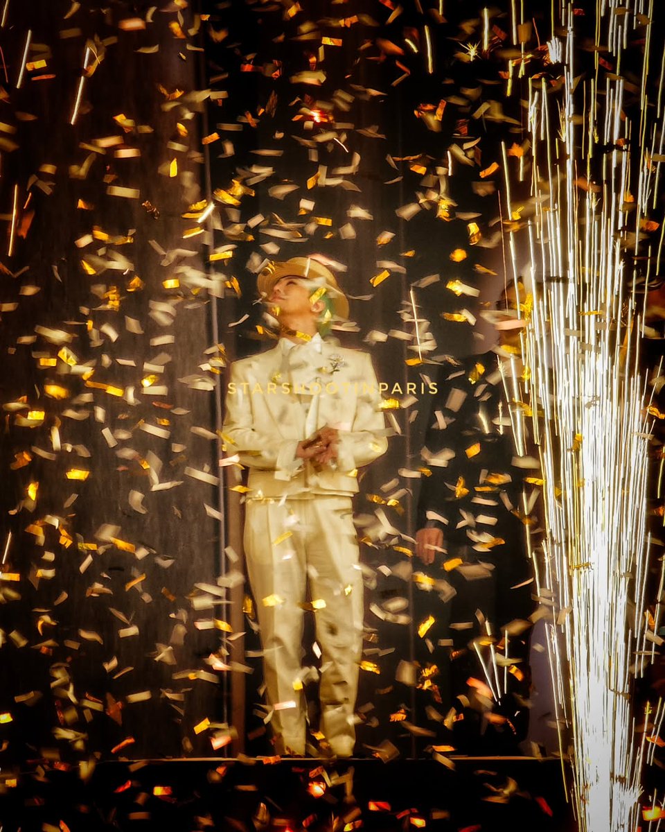 gdragonintl's tweet photo. Stay with us forever, GD 🫶

cr. starshootinparis

G-DRAGON LIVE IN PARIS
#GDRAGONXGalaDesPiècesJaunes
#GDYBinParis #지드래곤 @IBGDRGN https://t.co/aI8HV4TsVb