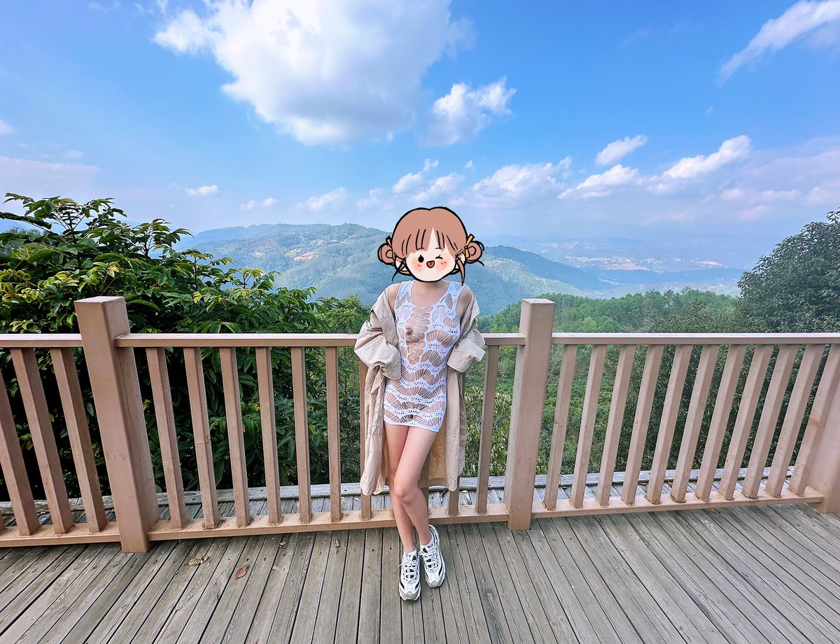 后面的大叔走的太快了，还顺便把跟他一起的大姐也拐走了

@luchu888 https://t.co/0waYircLd5