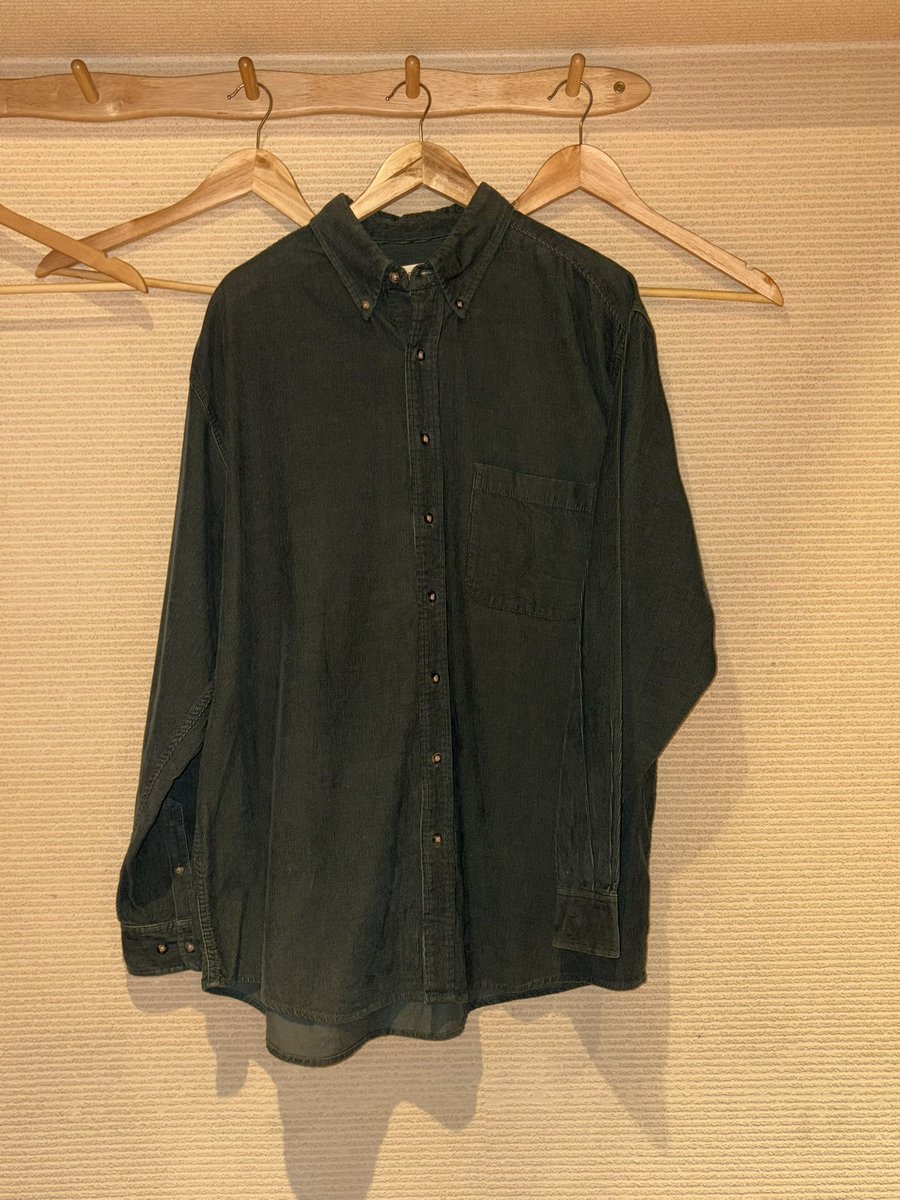 commune0801's tweet image. 久しぶりに「High Position」ご来店♪
シャツとかスウェット欲しいなー、、、なんて店内一周。
目をつけた2枚を試着して入店10分ほどで即決😂
買い物早いのよ。
コーデュロイの質感と深い緑が可愛いシャツと、鮮やかなオレンジとサイズ感最高のポロのスウェット💕
良い買い物した✨

#Highposition