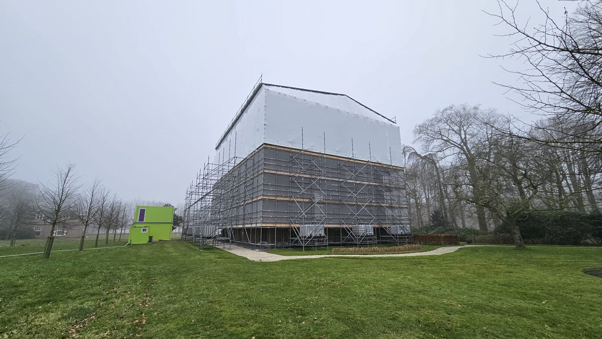 DejoSteigers's tweet photo. Heemstede Herenweg - Huis te Manpad #dejosteigers #kwaliteitophoogte #eenveiligekeus #veilig #safe #scaffolding #scaffoldingsafety #steigerbouw #SCL #VCA https://t.co/rNNM3Kn60g