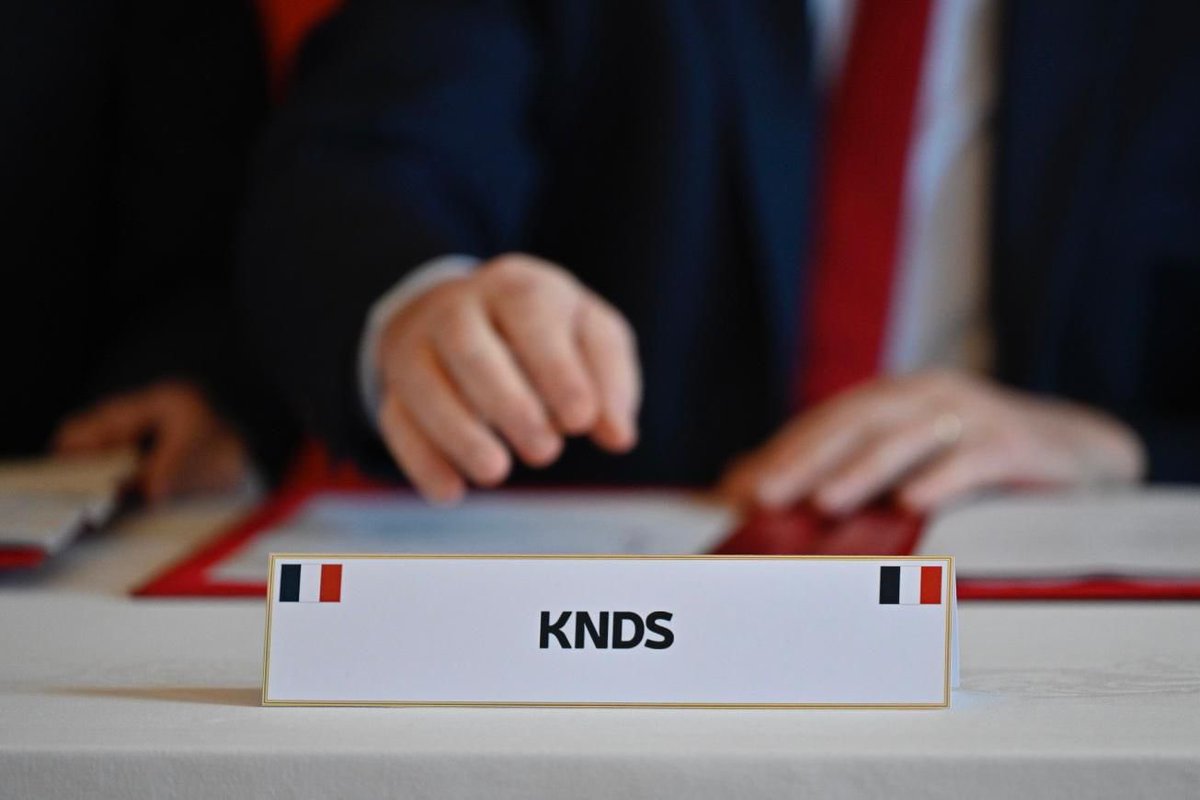 Une nouvelle étape de franchie dans le programme d’armement franco-allemand #MGCS ! 🇫🇷🇩🇪

Très heureux d’avoir signé avec nos partenaires industriels, et en présence des Ministres <a href="/SebLecornu/">Sébastien Lecornu</a> et Boris Pistorius, le pacte d’actionnaires de la MGCS project company.

Le MGCS, c’est