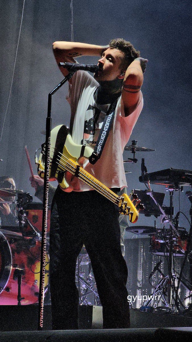 xahlofolina's tweet photo. overdosing on the tyler joseph cocaine https://t.co/opxrr0jfCO