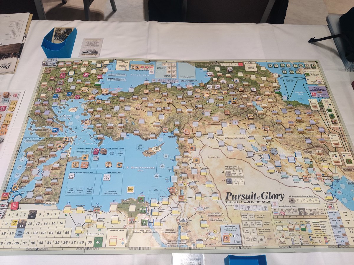 Hoy, en #bellotacon25, <a href="/gmtgames/">GMT Games</a> PuoG. En un rato, al lío. Con <a href="/jacussezola/">Asier</a>