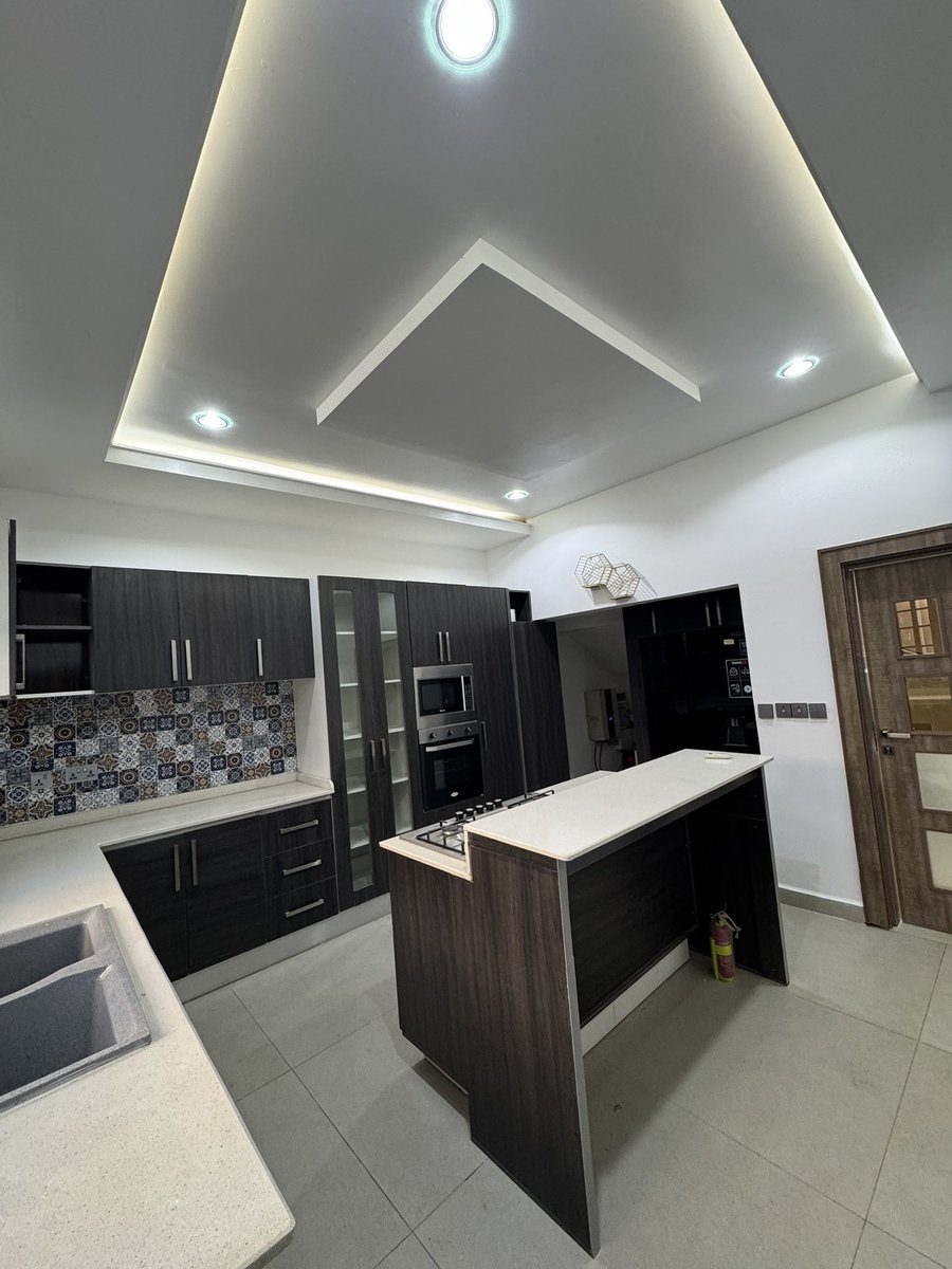 Luxenialifestyl's tweet photo. Location: Katampe Extension 📍
Description: Exqusitely finished and fully furnished 4 bedroom terrace duplex with bq In 17-family Estate with 247 power & topnotch security.
Listing price: 400M‼️
Dm for more enquiries. 5% Brokerage service charge applies.
#Abujahouses https://t.co/iwfzbXMYLW