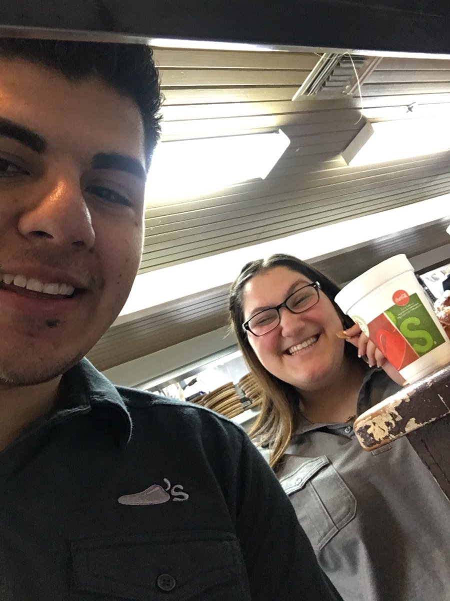 From then until now! I met Juan over 10 years when we both worked at South! Now he is thriving at Chisholm Trail! I am so happy I finally got to come visit you! #chilislove <a href="/Chilis/">Chili's Grill & Bar</a> <a href="/Juanjjjj94/">Juanjjj94</a> 🌶️♥️