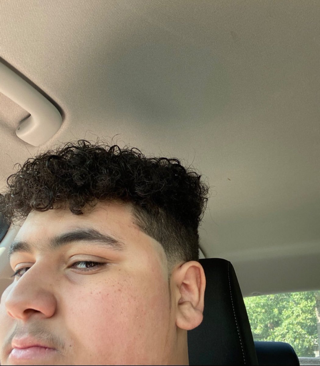 swampbutt15's tweet photo. @Cillic @Jargue_ @KlngOnLinear nah u him big bro https://t.co/S9JRvUO6de