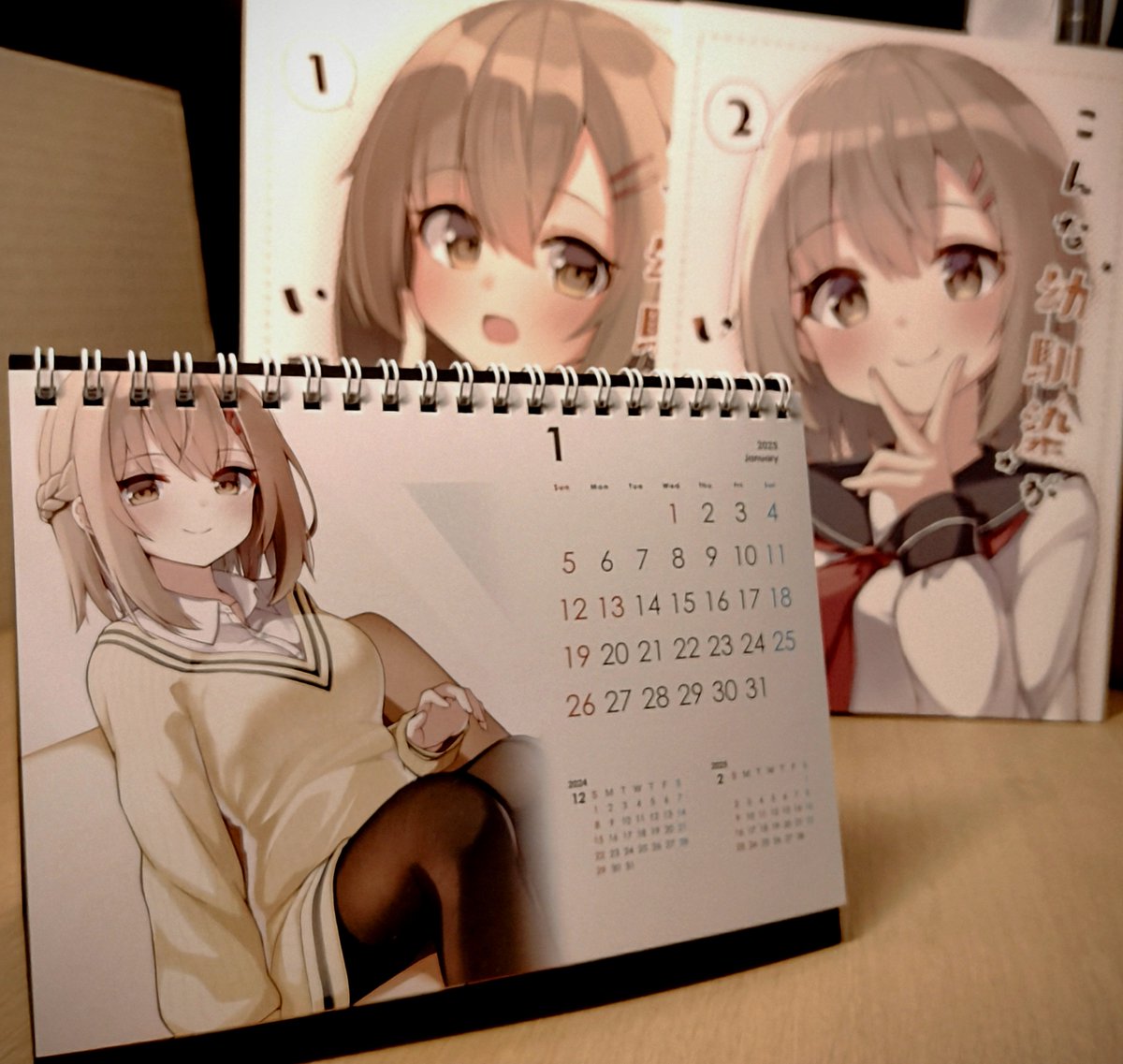 warabiPoti's tweet photo. おみなえしさんの卓上カレンダーが届いた～

折角だから、素人なりに写真を撮ってみたよ https://t.co/Ww4FS4LaBs