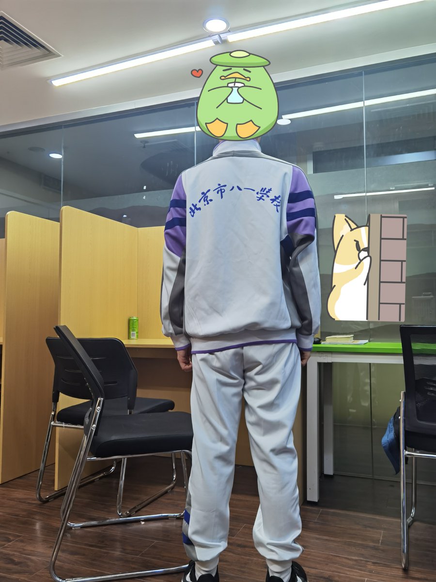 校服控 tweet media
