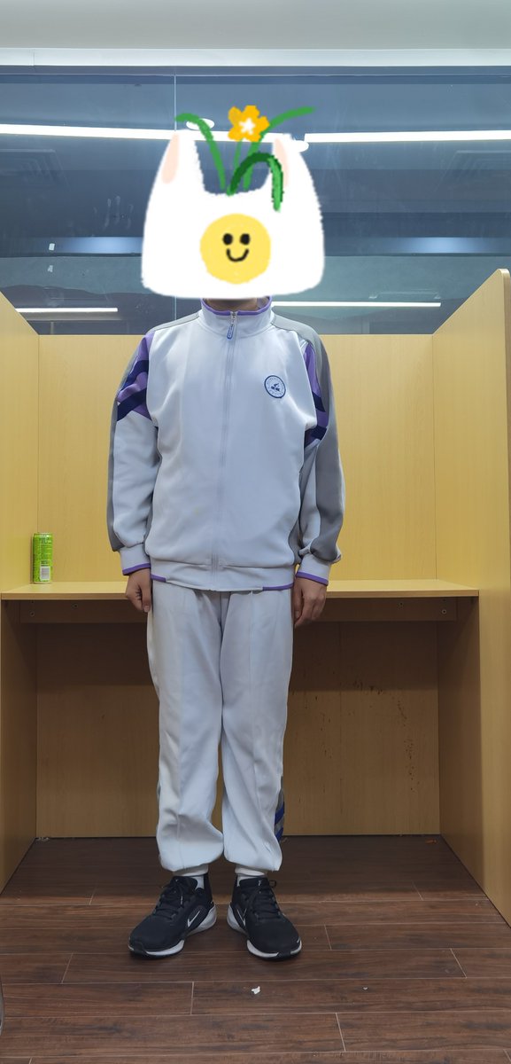 校服控 tweet media