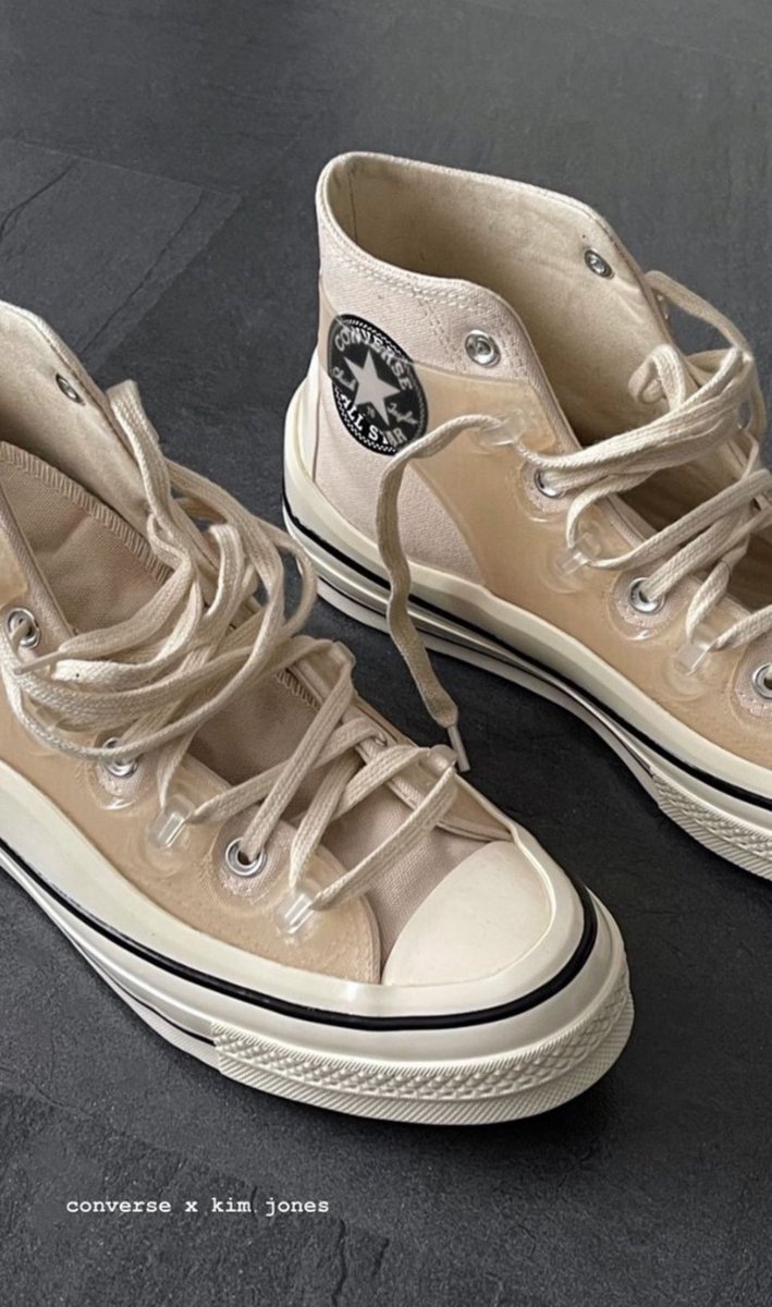 lifeof_forbes's tweet photo. What a shoe 🥹 

Kim Jones 
Comme 
JW Anderson 
Essentials https://t.co/frCXCgMxTd