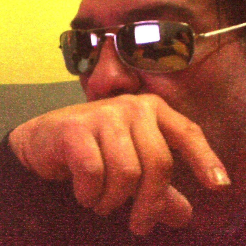 zeno.fm/radio/safiro-f…