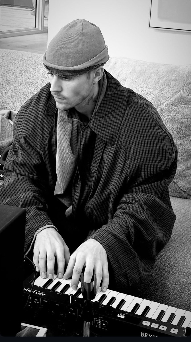 Justin Bieber Crew tweet media