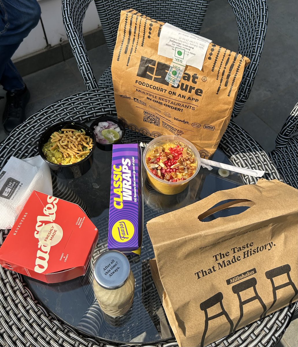 anshoo's tweet photo. Office meetings have become more fun with 15 min delivery! :) #magicNOW  @mymagicpin https://t.co/nRqtj1kFgl