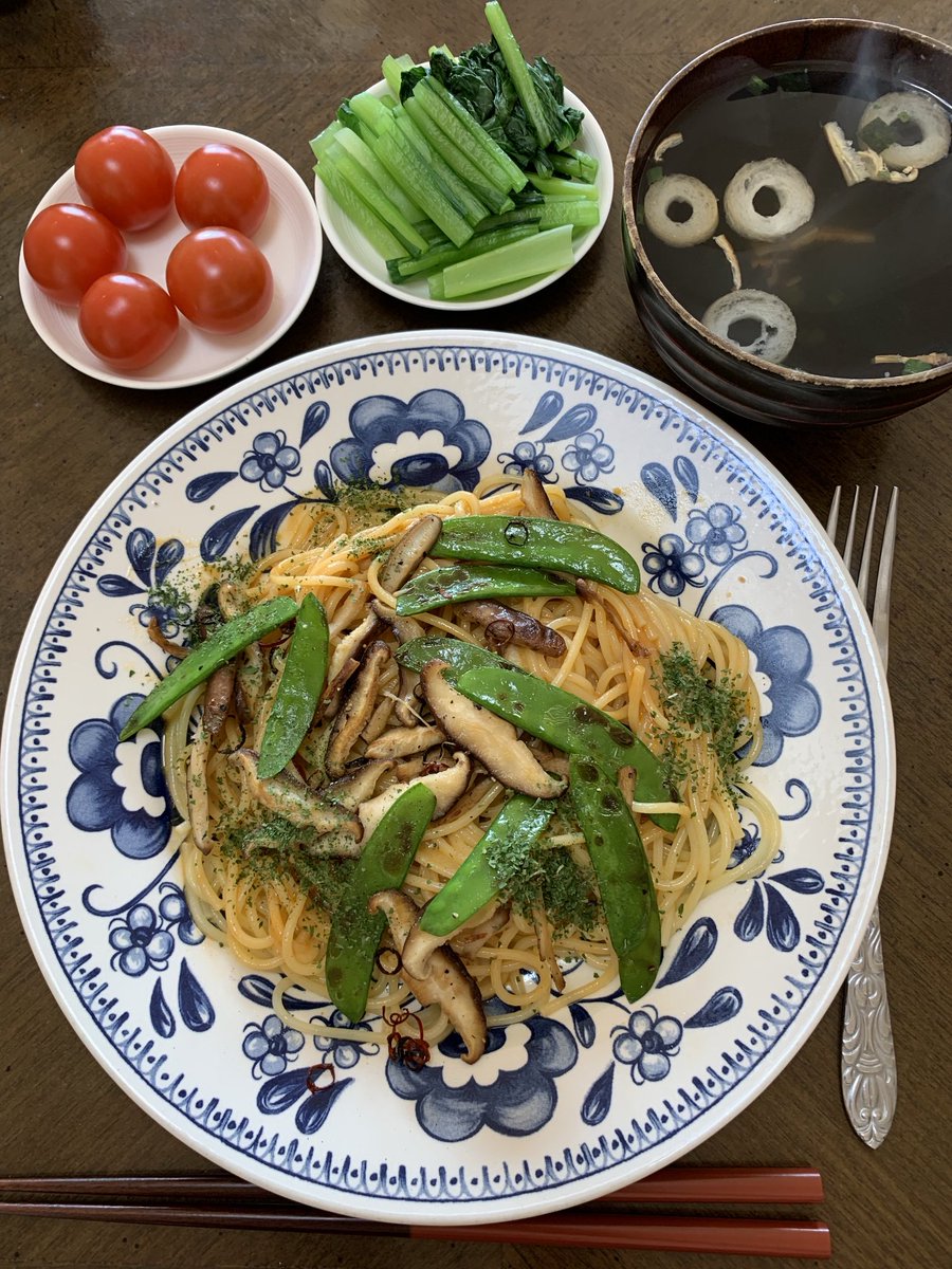 At3hrU's tweet image. #Lunch 🍝,#Spaghetti #Retort #Muji #無印 #海老クリーム ➕#絹さや #椎茸 &amp;amp; #海苔