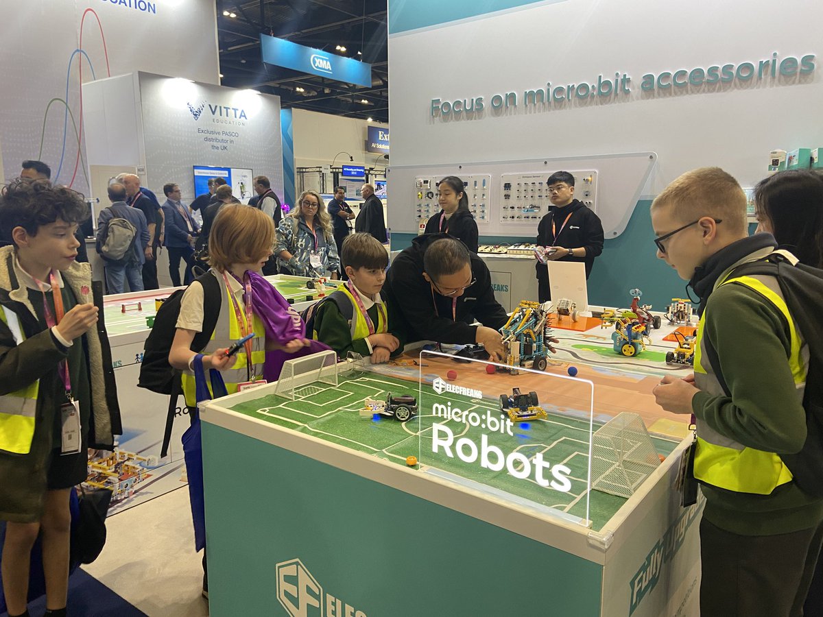 WhiteBridgePri's tweet photo. Lovely end to our day with Elecfreaks. Our winners at Kids Judge Bett last year. #Bett2025 #EppingTrust #Elecfreaks https://t.co/w6y0nPplOY