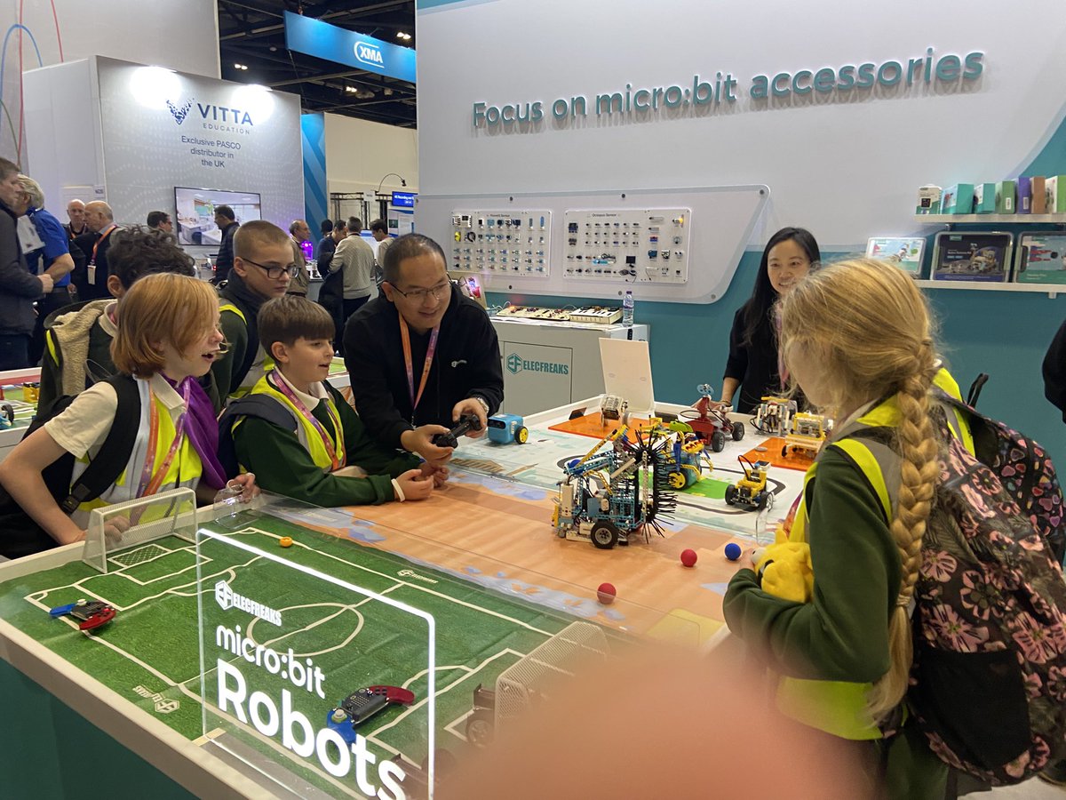 WhiteBridgePri's tweet photo. Lovely end to our day with Elecfreaks. Our winners at Kids Judge Bett last year. #Bett2025 #EppingTrust #Elecfreaks https://t.co/w6y0nPplOY