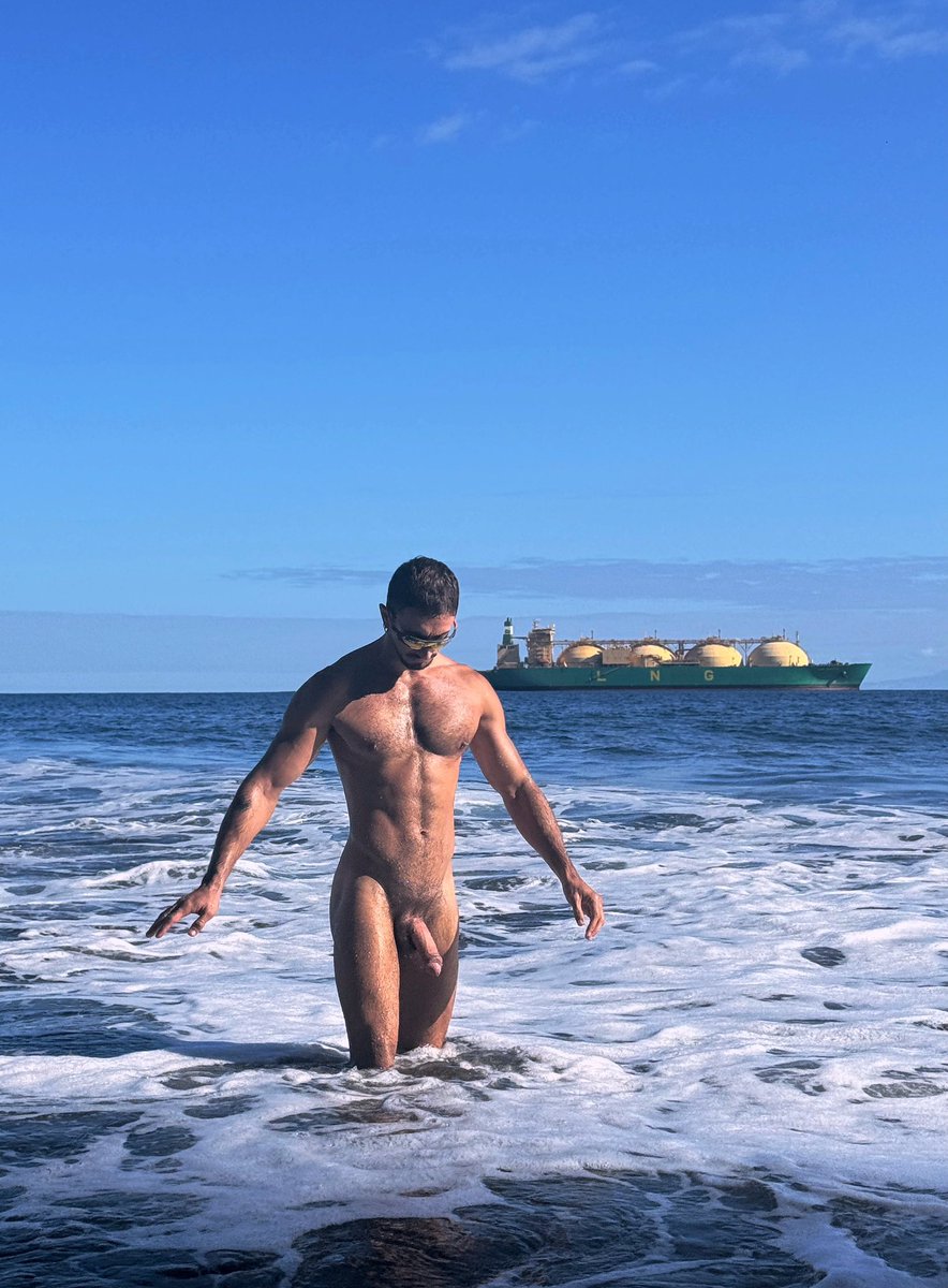 La playa tiene que ser nudista