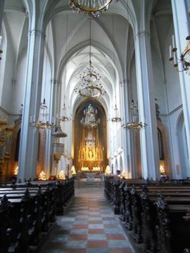 1854年4月24日午後6時半、ウイーン・アウグスティン教会。 黄昏時の結婚式。だが、このカップルにはピッタリだ…

#エリザベート #フランツ・ヨーゼフ 結婚記念日。
#ルイ16世 #マリー・アントワネット 代理人も挙式した教会です。

シシィは親しい招待客のハグが早くもしきたりで叶わなかったそう…