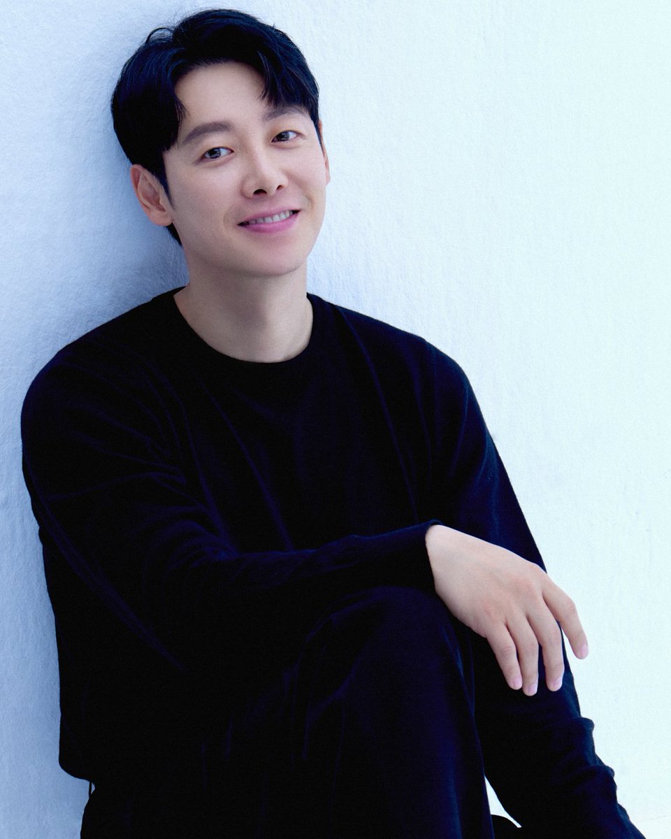 안녕하세요. 키이스트 입니다.

키이스트와 김동욱 배우는 깊은 논의 끝에 매니지먼트 전속계약을 종료하기로 합의했습니다. 당사와는 2016년부터 9년 동안 서로에게 좋은 파트너로 함께해왔습니다.