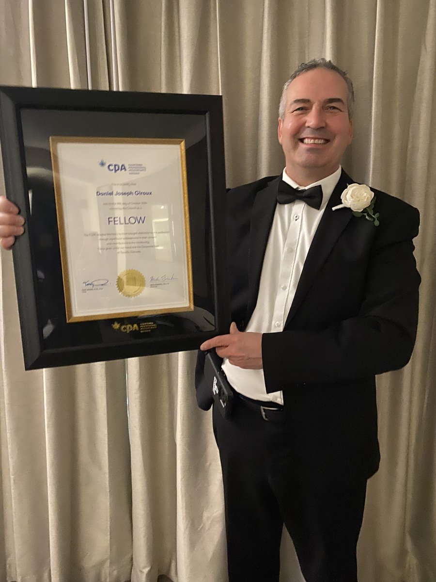 collegeboreal's tweet image. 📣 Our President, Daniel Giroux, has been awarded CPA Ontario’s highest distinction. His leadership and dedication to public service have earned him the respect of an entire profession.
Congratulations on your FCPA, FCGA designation! 👏
#CPAOCelebrates #ONpse #CDNpse 1/2