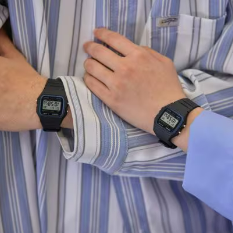 T_Kashio_Museum's tweet image. ＼CASIO Collection STANDARD⌚プレゼントキャンペーン／
軽量・薄型のデジタル液晶モデル⌚
　★F-91W-1JH 『ブルー』
　★F-94WA-9JH　『イエロー』
抽選で２名様にプレゼント（各カラー１名様）🎁

◆応募方法◆
① @T_Kashio_Museum をフォロー
② お好きなカラー『ブルー』or 『イエロー』