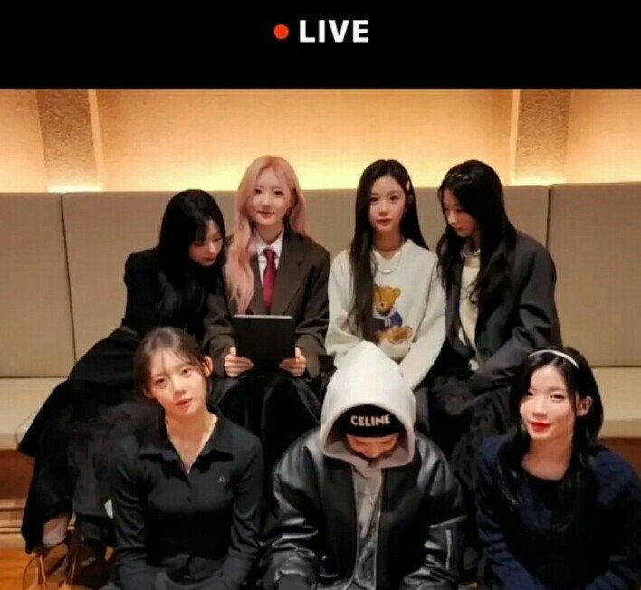 afriliani_'s tweet photo. Pertama kalinya lihat babymonster live di weverse. 🤍
Walaupun nggak punya weverse (dan nggak berniat untuk punya juga), tapi seneng deh lihat monstiez serba gercep upload video + subtitle di youtube. 😍 https://t.co/HSV2Va5QR5