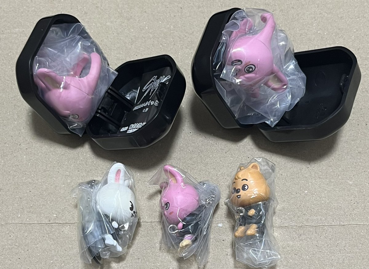spring_tog's tweet photo. 買収 ストレイキッズ SKZOO ガチャ
カプセルトイ チャーム キーホルダー

譲 
ーぷくっとリング ー
チャンビン×2

ーつまんでつなげてマスコットー
リノ⛓️、チャンビン⛓️、ハン🦀
※こちらは3つまとめての方優先

求 定価+送料

お気軽にお声がけ下さい。 https://t.co/8413vYwssA