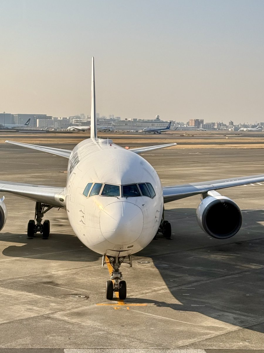 iso_pyon's tweet photo. 仕事終わらせ 福岡へ
#B767_300ER #JA623J #JL323
#GeneralElectric #CF6_80C2
#HND #FUK https://t.co/kda4ghhRIw