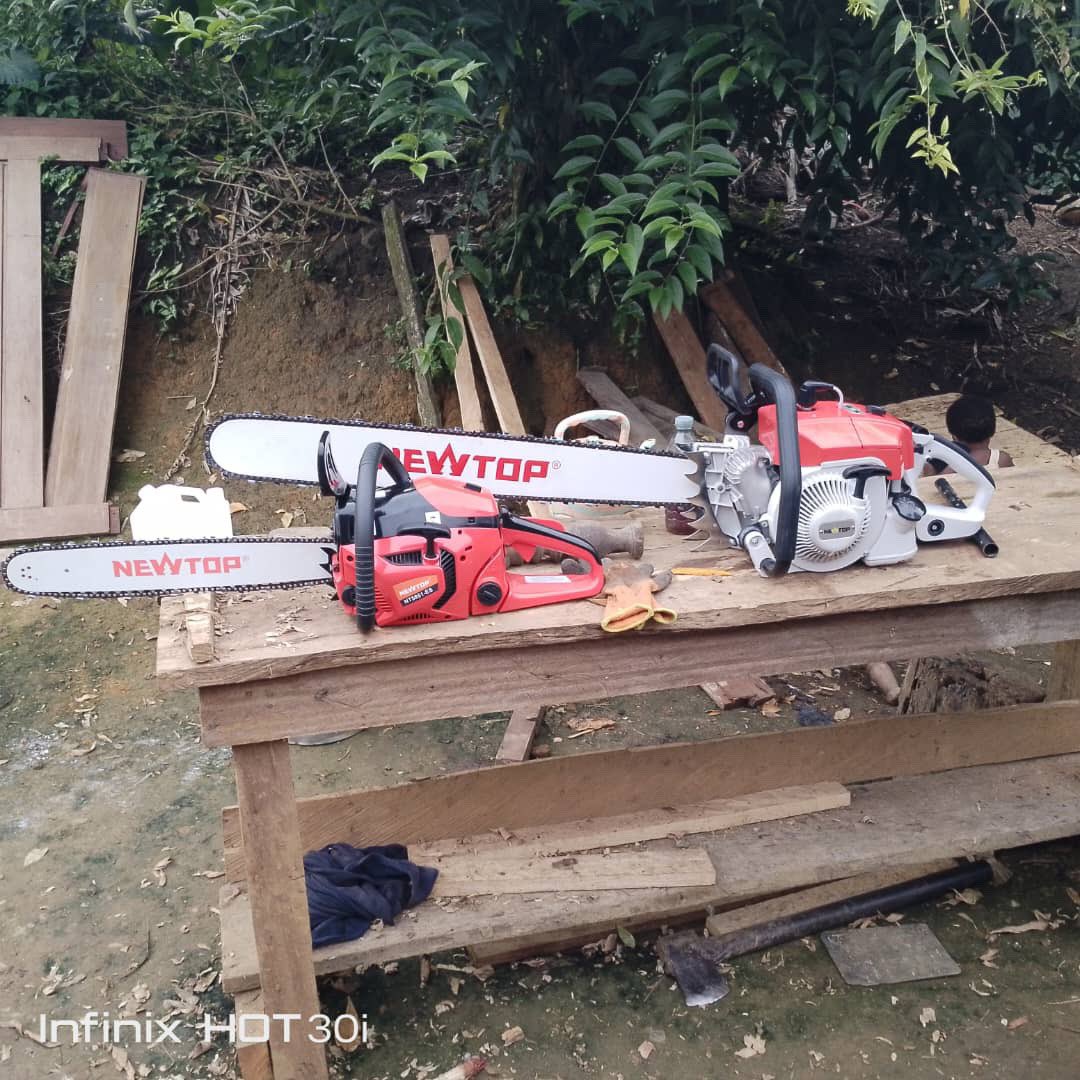 SamLi73798175's tweet image. Customer feedback picture: Newtop NT10500-AV anti vibration parts gasoline chainsaw and NT5851-ES easy starting chainsaw. #chainsaw #NEWTOP