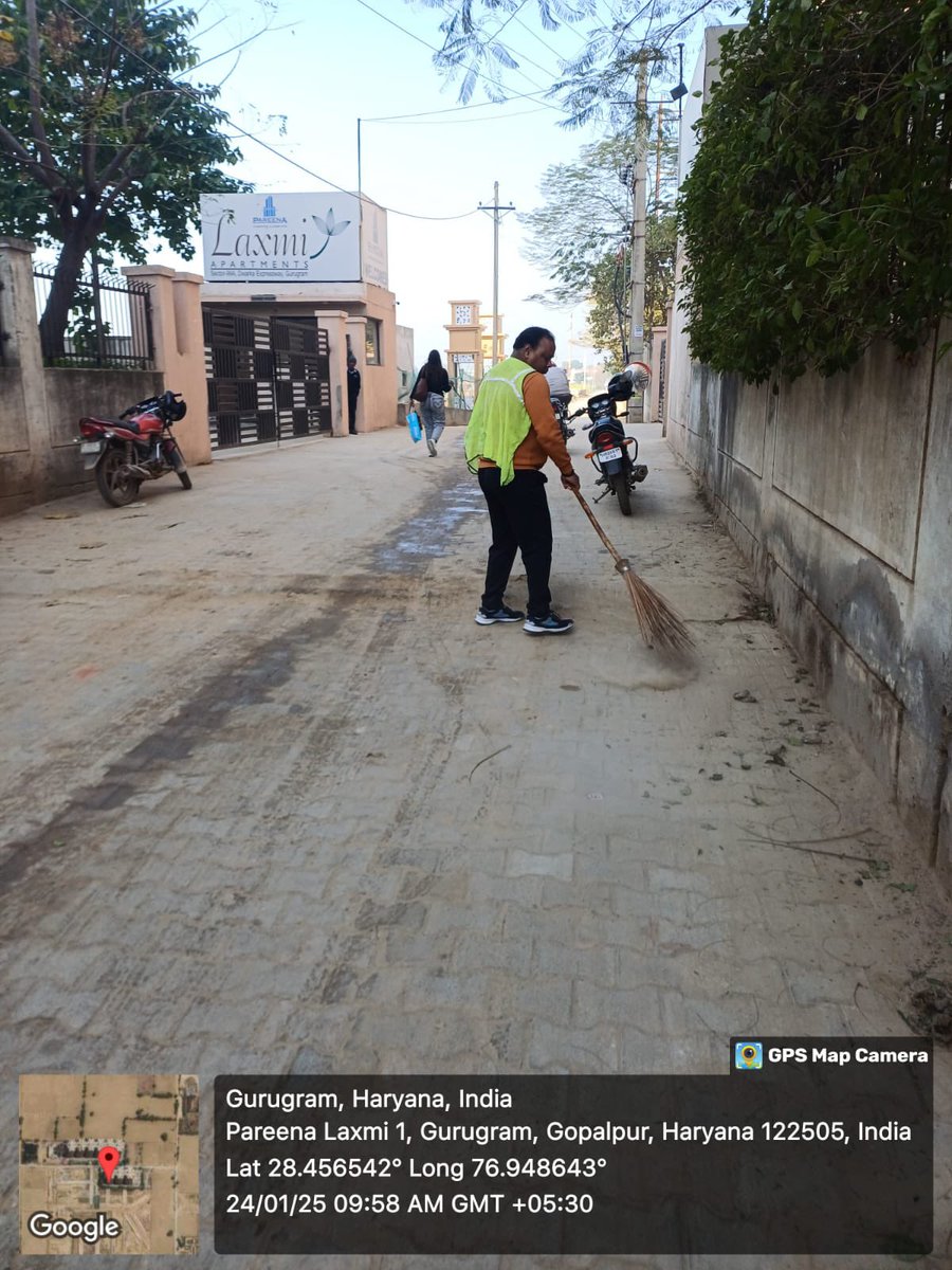 MCManesar's tweet image. “मानेसर को स्वच्छ और साफ बनाने में हमारे सफाई कर्मचारियों का योगदान अतुलनीय है।आइए हम भी अपनी जिम्मेदारी निभाएं और कूड़ा न फैलाकर मानेसर को स्वच्छ बनाए रखने में अपना योगदान दे।”-@RenuSogan IAS 

#Manesar_Mane_Saaf 
#स्वच्छमानेसर_स्वस्थमानेसर 
#स्वच्छता_ही_सेवा #SwachhSurvekshan24