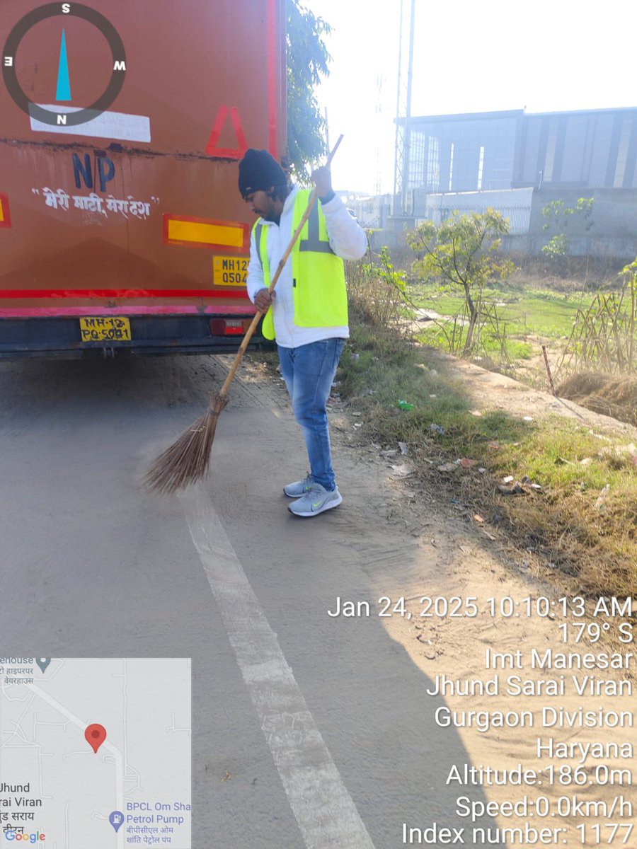 MCManesar's tweet image. “मानेसर को स्वच्छ और साफ बनाने में हमारे सफाई कर्मचारियों का योगदान अतुलनीय है।आइए हम भी अपनी जिम्मेदारी निभाएं और कूड़ा न फैलाकर मानेसर को स्वच्छ बनाए रखने में अपना योगदान दे।”-@RenuSogan IAS 

#Manesar_Mane_Saaf 
#स्वच्छमानेसर_स्वस्थमानेसर 
#स्वच्छता_ही_सेवा #SwachhSurvekshan24