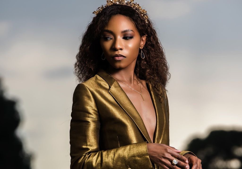 CapricornFM's tweet photo. Actress and Businesswoman, Bahumi Mhlongo is on the #CapricornBreakfast with @DjComplexion and @Mpho_Mashita. Listen in and get to know her better, send in your messages via WhatsApp; 079 899 6226.
ON AIR | #OverCoffee https://t.co/RZJV9tGQFU