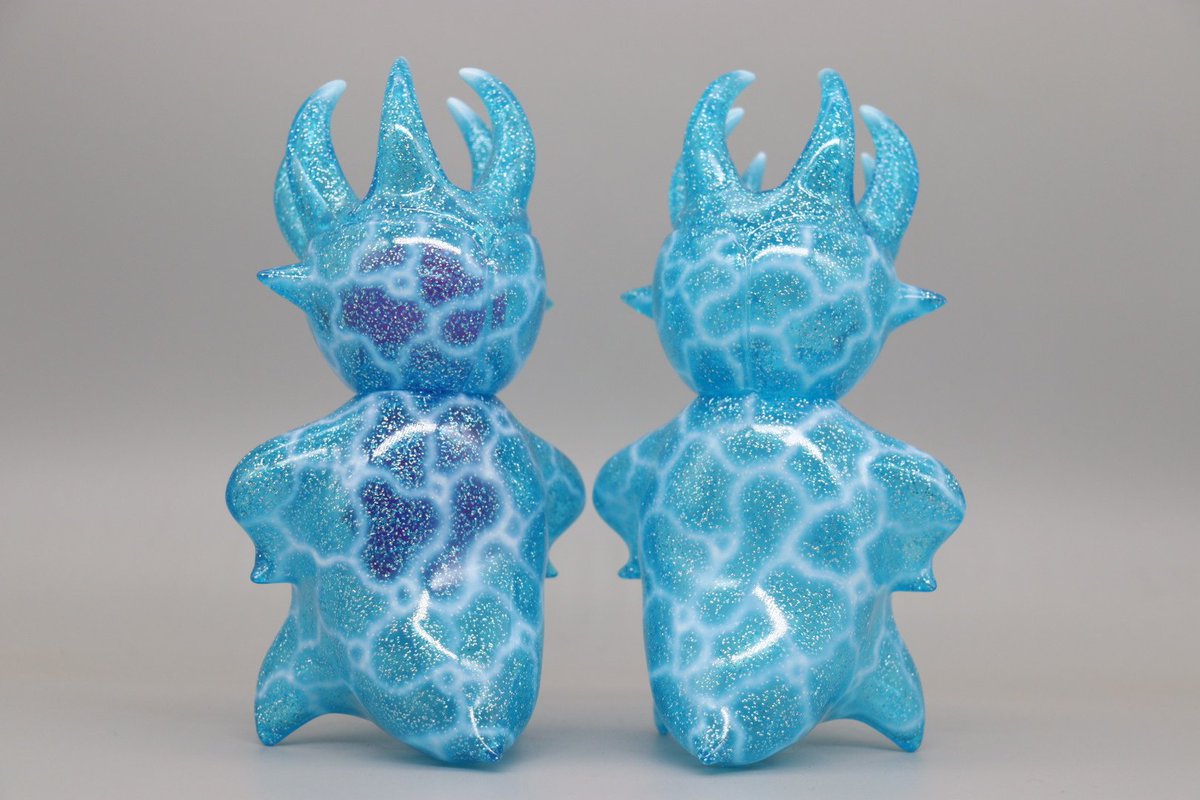 水中迷彩のバッカルコーンの核アリ無しの比較画像です。 ワンダー