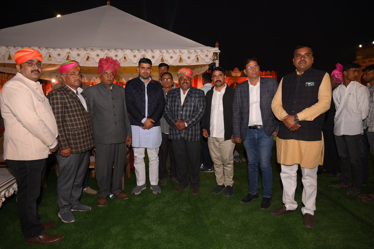 RavindraBhati__'s tweet photo. हाल ही, जोधपुर में माननीय शेरगढ़ विधायक श्री बाबू सिंह जी राठौड़ के सुपुत्र श्री भानुप्रताप सिंह राठौड़ संग ठा. कैप्टन श्री हीरसिंह जी भाटी की सुपौत्री सुश्री भावना कंवर के विवाह समारोह में सम्मिलित होने का सौभाग्य प्राप्त हुआ। इस शुभ अवसर पर उपस्थित होकर परिवारजनों को अपनी हार्दिक शुभकामनाएं प्रेषित की..!!

@BabuSRathore