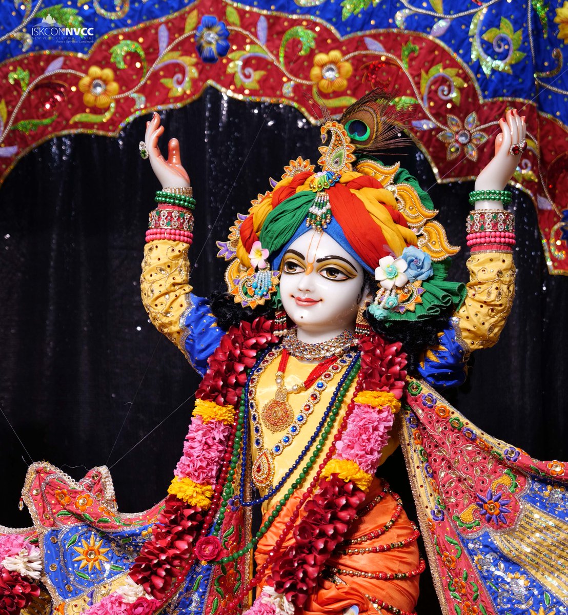 ISKCONPune's tweet photo. 🙏🏽Today's Darshan 📿 🗓24-01-2025🙏
🌷Sri Sri Gaur Nitai🌷
🚩@ISKCONNVCCPune🚩
.
.
#ISKCONNVCC #ISKCONPune #ISKCONNVCCPune #ISKCON
#kumbhmela2025 #kumbhmela #Prayagraj
#PrayagrajMahakumbh2025 #24thjanuary #24thjanuary2025
#Friday #Harinaamsankirtan #Radheshyamdas #Radheradhe https://t.co/ZzeYXZeRak