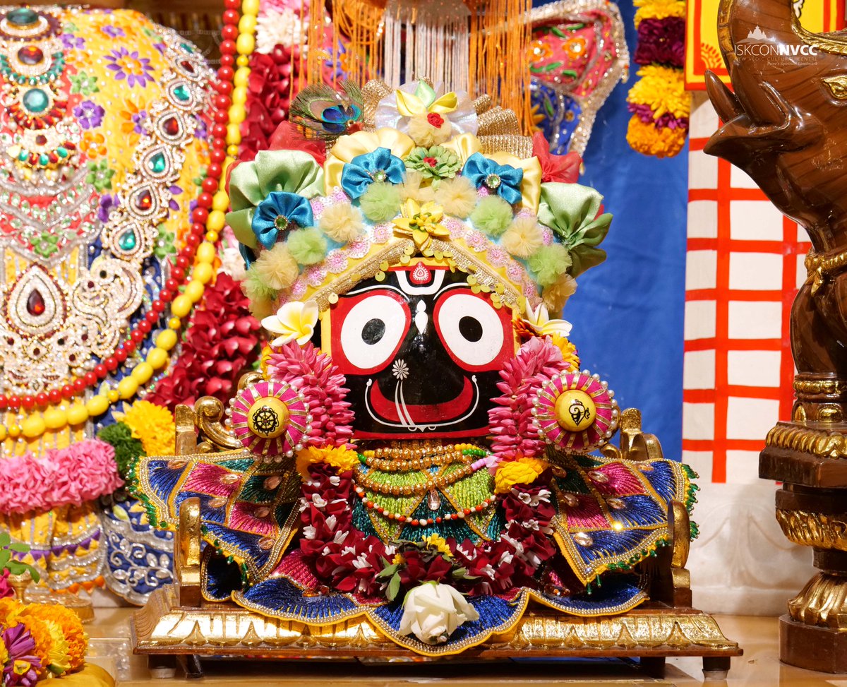 ISKCONPune's tweet photo. 🙏🏽Today's Darshan 📿 🗓24-01-2025🙏
🌷Sri Sri Jagannath Baldev Subhadra🌷
🚩@ISKCONNVCCPune🚩
.
.
#ISKCONNVCC #ISKCONPune #ISKCONNVCCPune #ISKCON
#kumbhmela2025 #kumbhmela #Prayagraj
#PrayagrajMahakumbh2025 #24thjanuary #24thjanuary2025
#Friday #Harinaamsankirtan #Radheshyamdas https://t.co/rP9fAFWQSB
