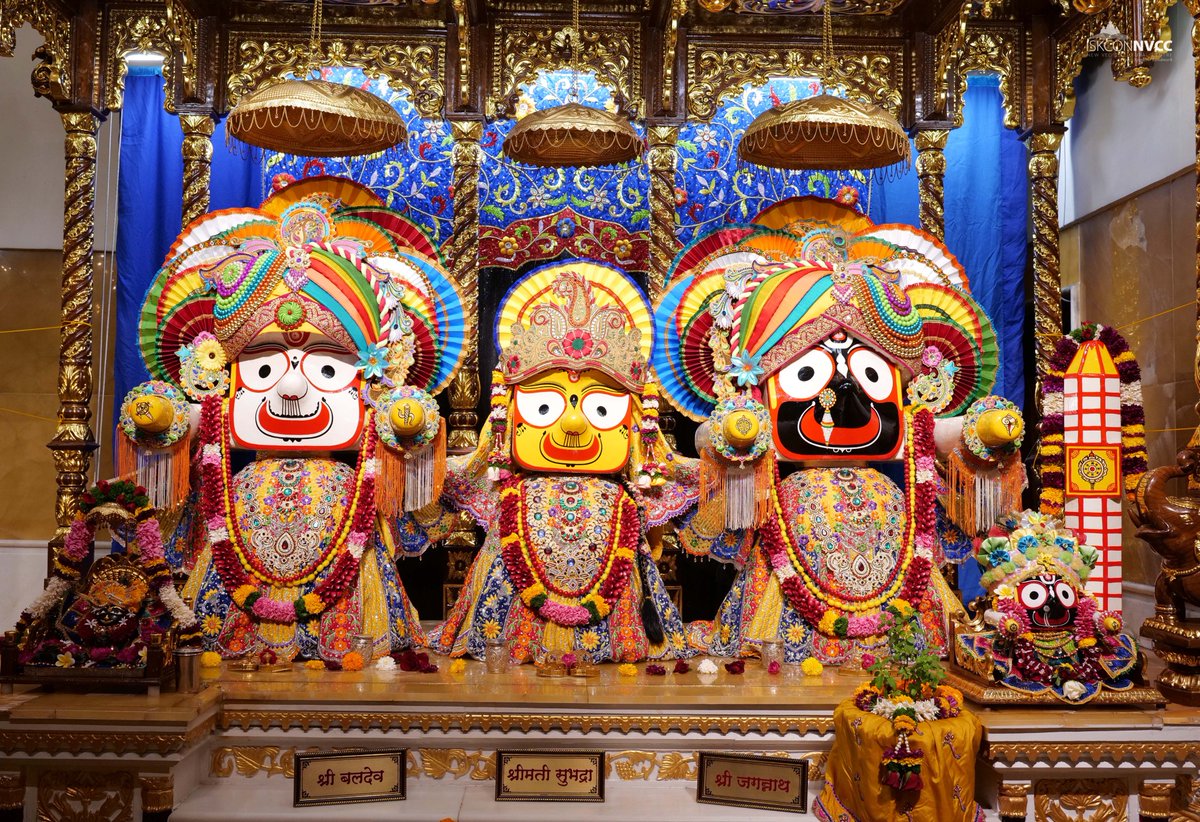 ISKCONPune's tweet photo. 🙏🏽Today's Darshan 📿 🗓24-01-2025🙏
🌷Sri Sri Jagannath Baldev Subhadra🌷
🚩@ISKCONNVCCPune🚩
.
.
#ISKCONNVCC #ISKCONPune #ISKCONNVCCPune #ISKCON
#kumbhmela2025 #kumbhmela #Prayagraj
#PrayagrajMahakumbh2025 #24thjanuary #24thjanuary2025
#Friday #Harinaamsankirtan #Radheshyamdas https://t.co/rP9fAFWQSB