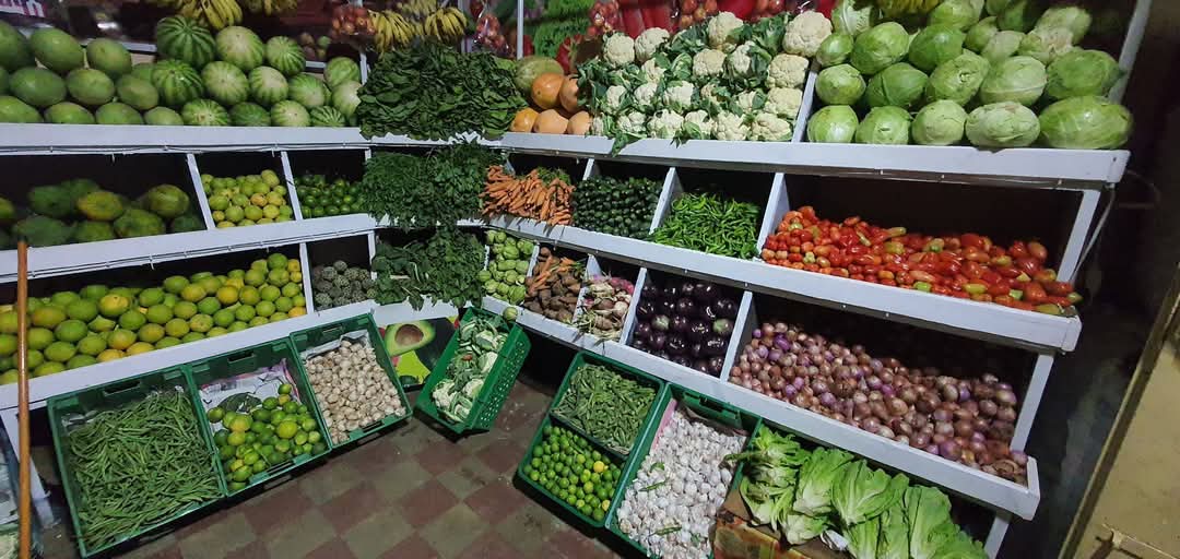 thedrosg1's tweet image. 1OO % #Organic #healthy #fruits &amp;amp; #vegetables products of #Eritrea 🇪🇷

Their fresh look &amp;amp; small are simply #mouthwatering.

#Food #HealthyFood #HealthyLiving