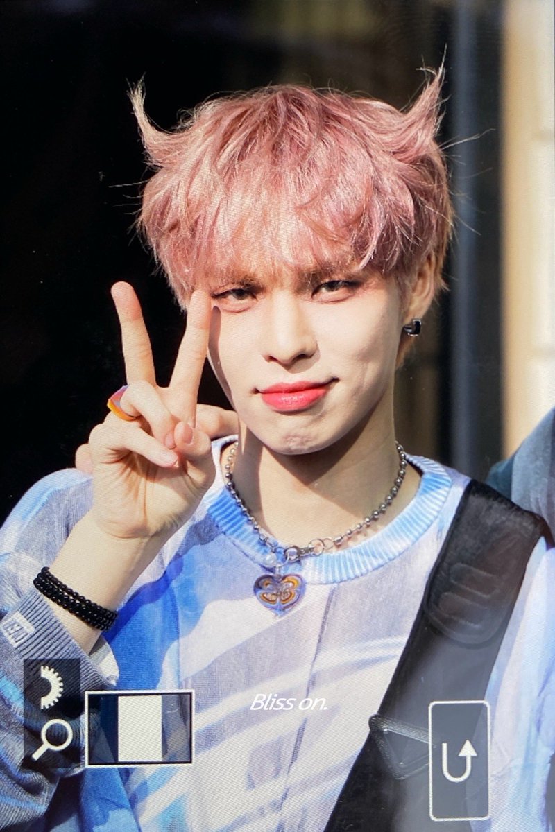 _980305's tweet photo. 250124 😈💙 #BX #이병곤 #CIX 
#THUNDER_FEVER #THUNDER https://t.co/FIsSVz0Roz