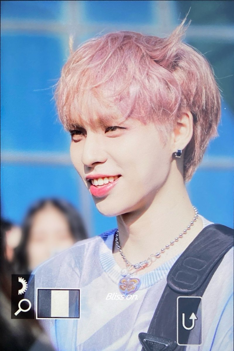 _980305's tweet photo. 250124 😈💙 #BX #이병곤 #CIX 
#THUNDER_FEVER #THUNDER https://t.co/FIsSVz0Roz