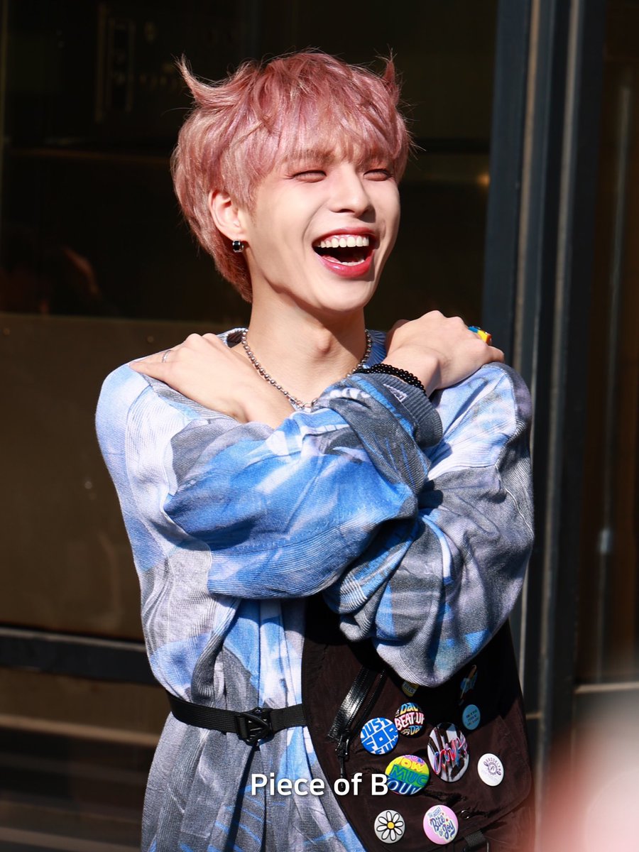 piece_of_BX's tweet photo. 250124
KBS 뮤직뱅크 일일팬매 CIX BX

뽀항항ꉂꉂ(ᵔᗜᵔ*)💙

#CIX #BX #BYOUNGGON #비엑스 #병곤 #이병곤 https://t.co/25tpYORU0q