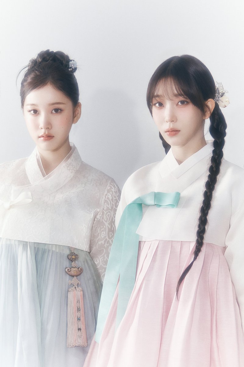 𝐇𝐚𝐩𝐩𝐲 𝐍𝐞𝐰 𝐘𝐞𝐚𝐫 𝟐𝟎𝟐𝟓 𝐰𝐢𝐭𝐡 𝐒𝐓𝐀𝐘𝐂

#STAYC #스테이씨
#Sumin #수민
#J #재이