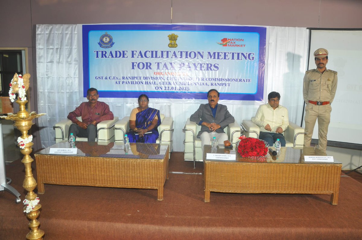 gstchennaiouter's tweet photo. The outreach programs at Ranipet and Vellore were met with enthusiastic response from the taxpayers. The programs included interactive question and answer sessions where queries/grievances of taxpayers were heard and resolved. https://t.co/tn7huYcWFd