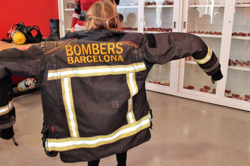 Bombers Barcelona (@bcn_bombers) on Twitter photo 🚒Coneixes l' #AuladelaPrevenció del Parc de la Vall d'Hebron?
👩🚒Formem en prevenció i autoprotecció amb sessions adaptades a tot tipus de col·lectius.
ℹ️I nformació i reserves al correu electrònic: prevencioescoles@bcn.cat
#BombersBCN 🚒Coneixes l' #AuladelaPrevenció del Parc de la Vall d'Hebron?
👩🚒Formem en prevenció i autoprotecció amb sessions adaptades a tot tipus de col·lectius.
ℹ️I nformació i reserves al correu electrònic: prevencioescoles@bcn.cat
#BombersBCN
