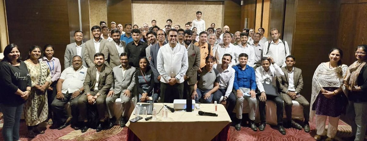 PR4uOfficial's tweet photo. Another corporate training from PR4u in Mumbai. 

There were great sessions on sales booster and increasing organic performance through social media in trading. 

#PR4u #pr #PublicRelations #corporatetraining https://t.co/TSjCS9piYB