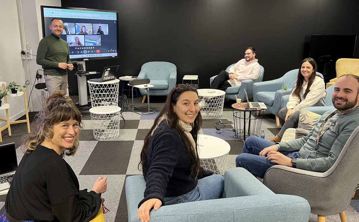 semmantica's tweet photo. 🌍 ¿Te interesa la expansión internacional? El equipo #paidmedia en una sesión sobre Colombia, Argentina y Uruguay.

☕ Lo llamamos #CountryBreakfast: jornadas donde profundizamos en mercados, visualizando su potencial y compartiendo experiencias de #campañasinternacionales https://t.co/uPA0ZBLXzQ