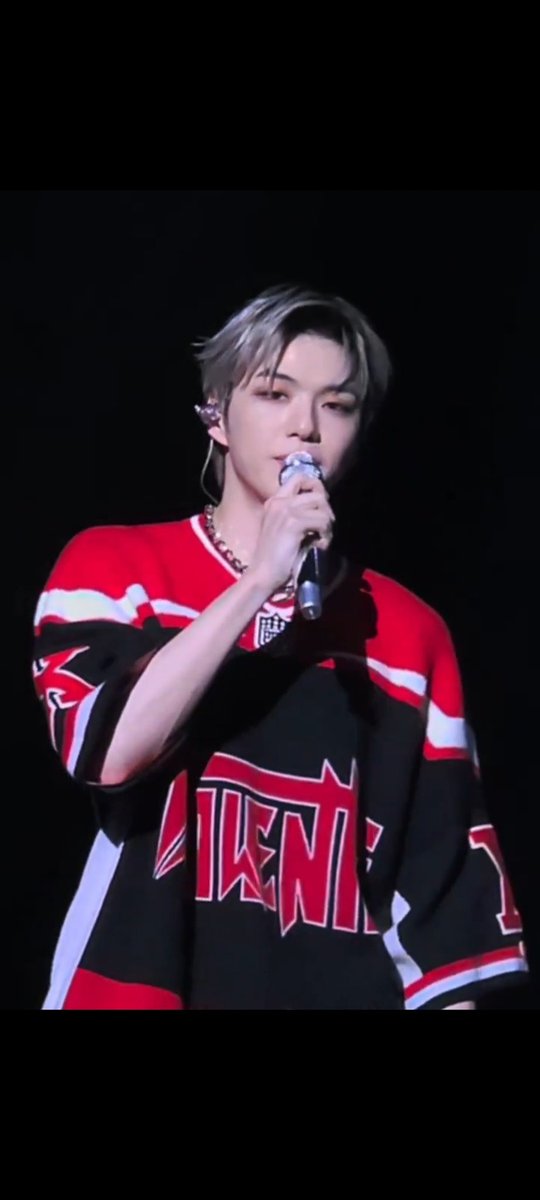 cookie13877351's tweet photo. This gazed of performance  of Kang Daniel  in Stage  is really  melting your  hearts  he is really  a PHINOMINAL  STAR 🌟 
@kd_officialx 
#kangdaniel 
@ara
#act
#flowd https://t.co/PjDba5hfNu